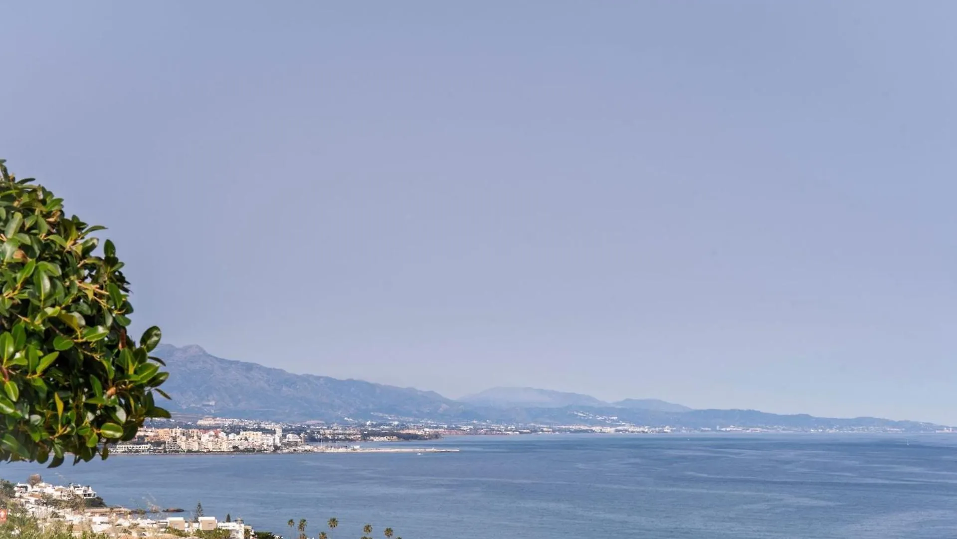 Modern Two-Bedroom Coastal Retreat With Panoramic Sea Views To Africa Estepona 0*,  Spanje