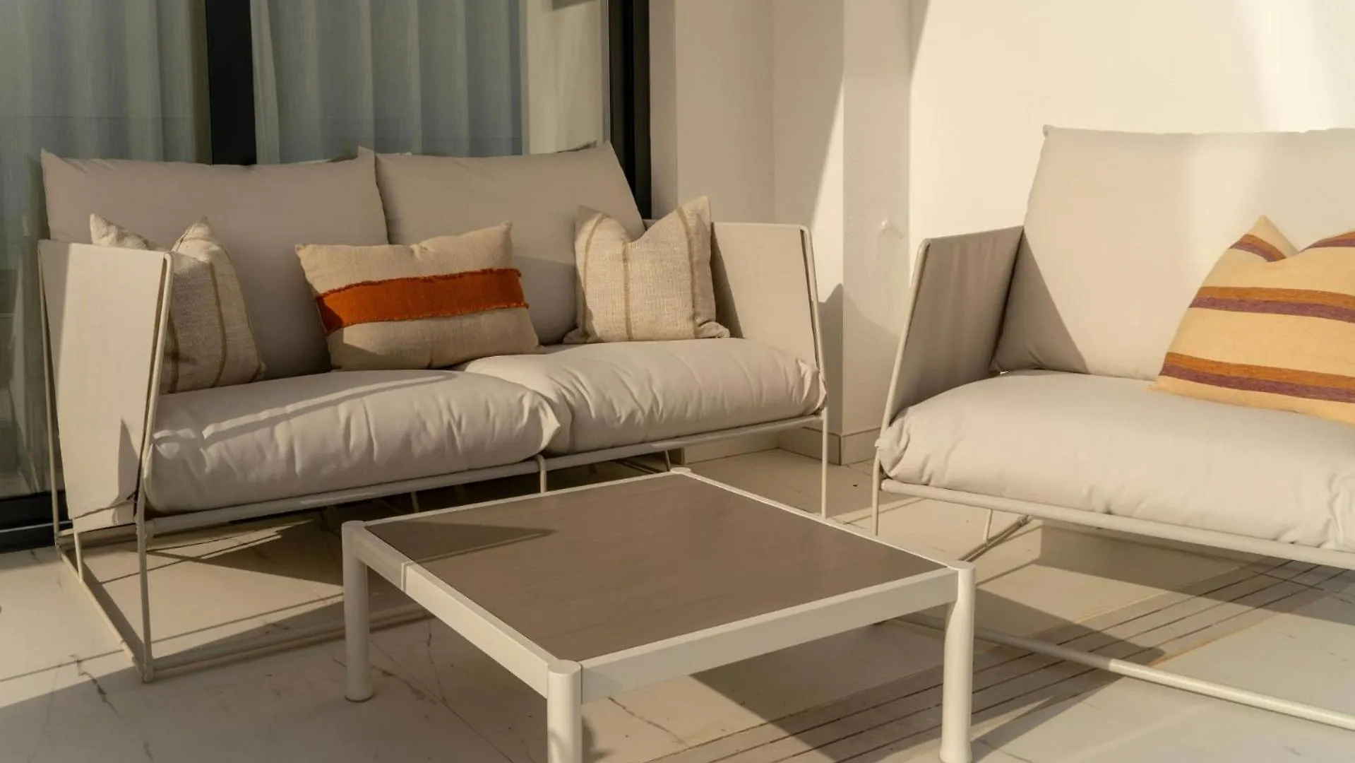 Modern Two-Bedroom Coastal Retreat With Panoramic Sea Views To Africa Estepona Appartement