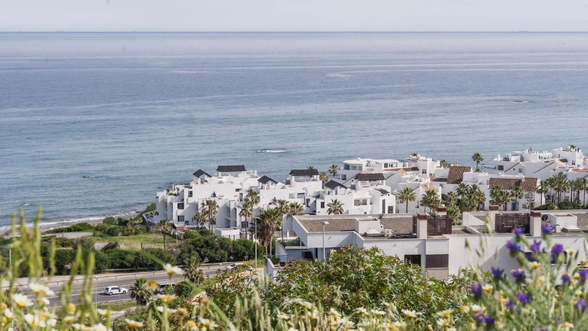 Modern Two-Bedroom Coastal Retreat With Panoramic Sea Views To Africa Estepona Spanje