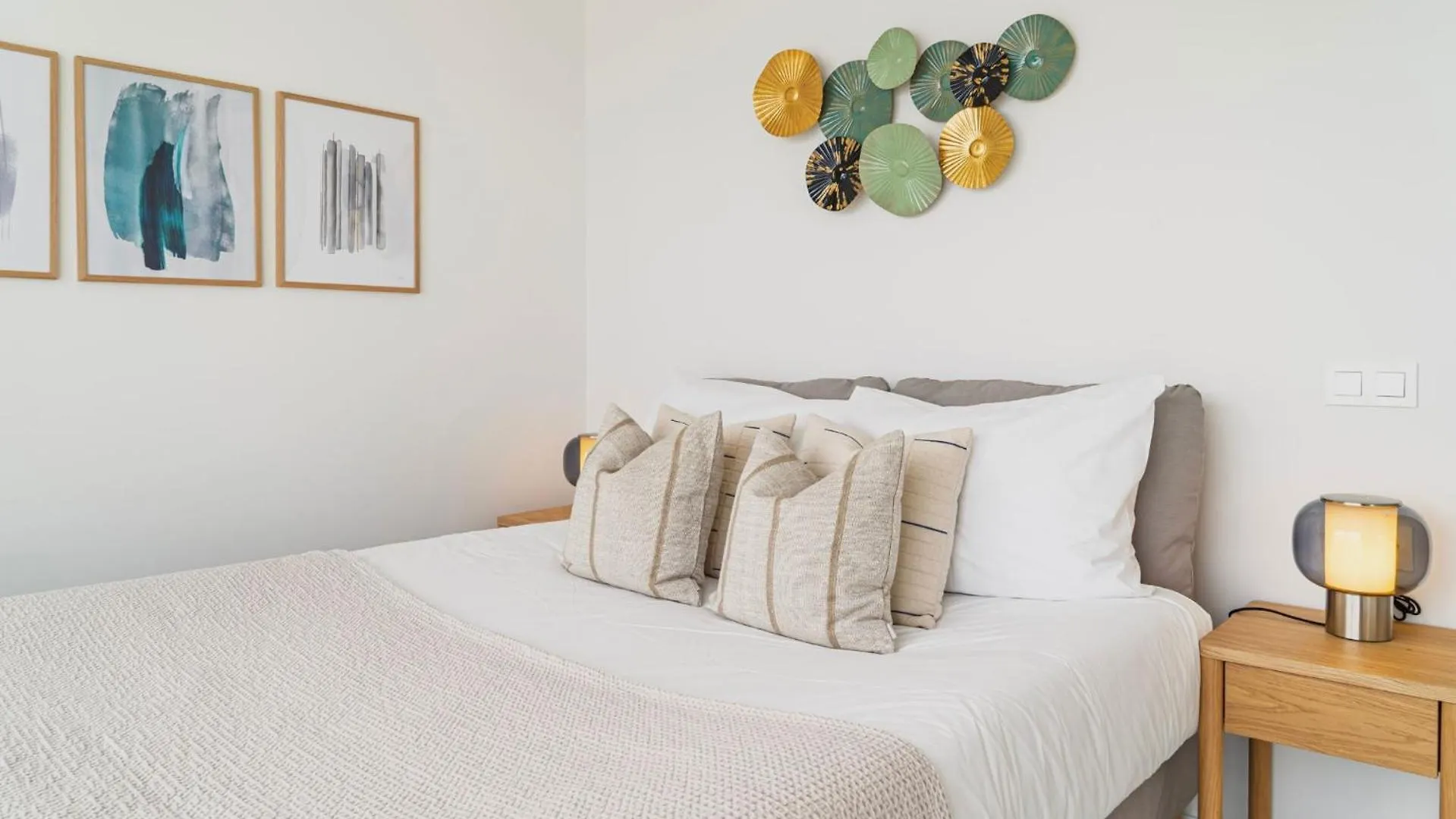 Modern Two-Bedroom Coastal Retreat With Panoramic Sea Views To Africa Estepona Appartement
