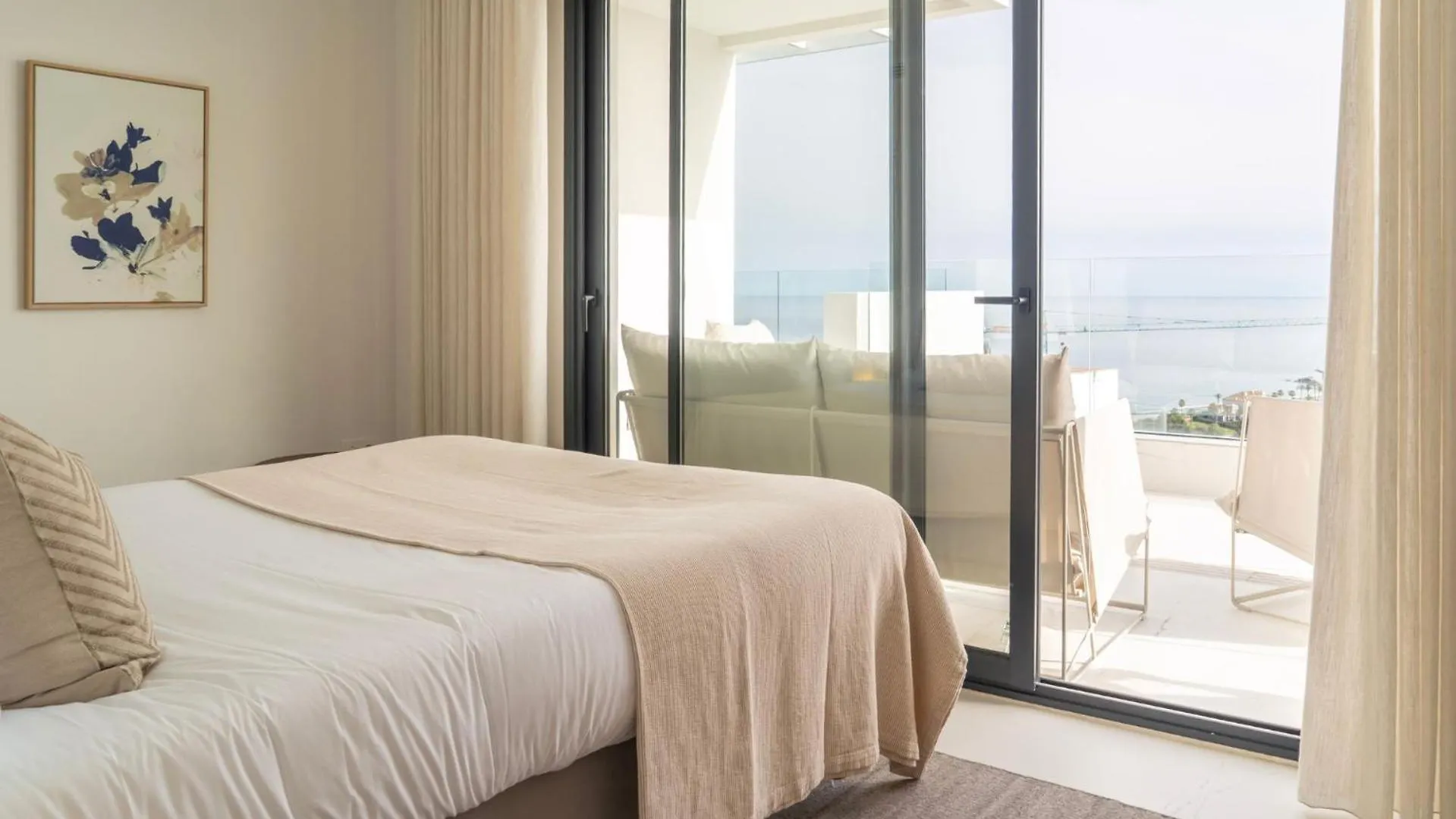Appartement Modern Two-Bedroom Coastal Retreat With Panoramic Sea Views To Africa Estepona