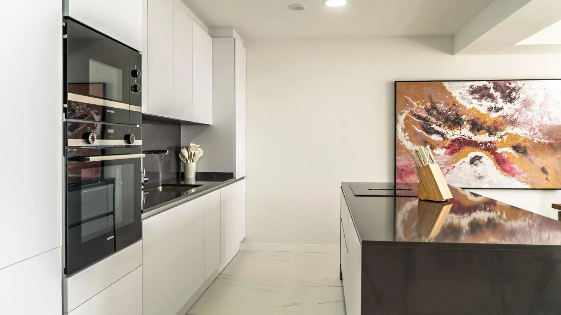 Appartement Modern Two-Bedroom Coastal Retreat With Panoramic Sea Views To Africa Estepona